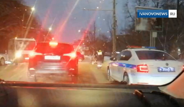 Двое несовершеннолетних пострадали в утреннем ДТП на Громобоя